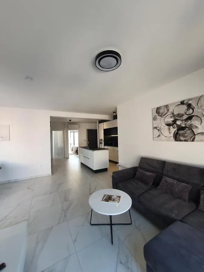 Betty'S Luxus Suite - 2 Pools Trogir Apartment